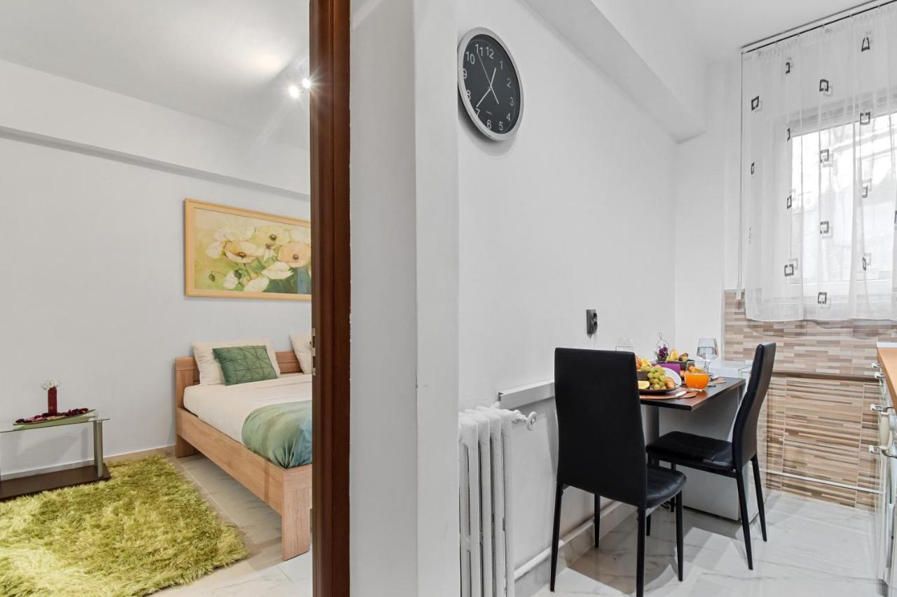 Central Studio Emerald Apartment บูคาเรสต์ ภายนอก รูปภาพ
